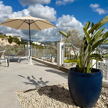 Coral Bay Hills Vila