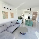 Coral Bay Hills Villa