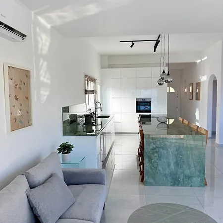 Coral Bay Hills Villa