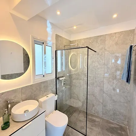 Coral Bay Hills Villa Peyia