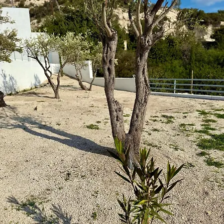 Coral Bay Hills *