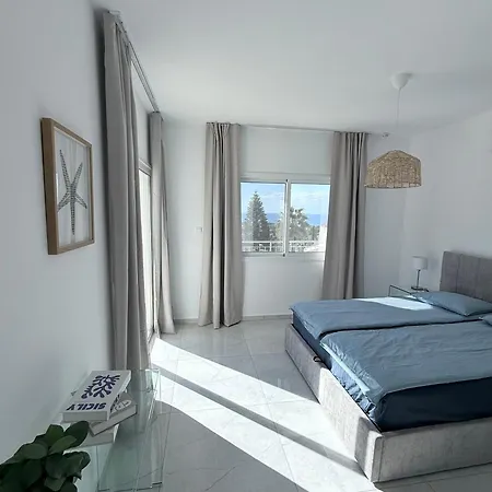 Coral Bay Hills *