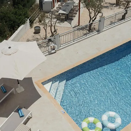 Coral Bay Hills Villa *
