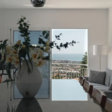 Coral Bay Hills Villa