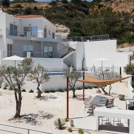 Coral Bay Hills Villa *