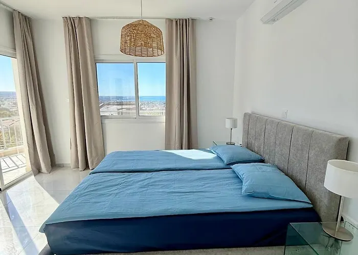 Coral Bay Hills * بييا